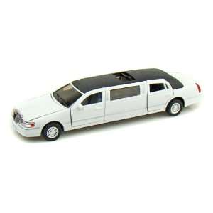  1999 Lincoln Town Car Stretch Limousine 1/38 White: Toys 