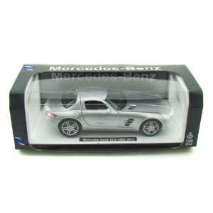  2010 Mercedes Benz SLS AMG 1/24 Silver: Toys & Games