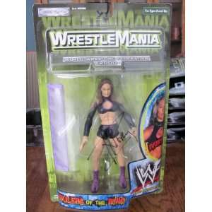   AUTO SIGNED WWE WRESTLEMANIA 2000 COLLECTOR SERIES IVORY ACTION FIGURE