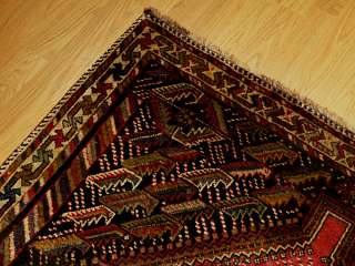 Beautiful Handmade Persian Kashkahi Wool Area Rug  