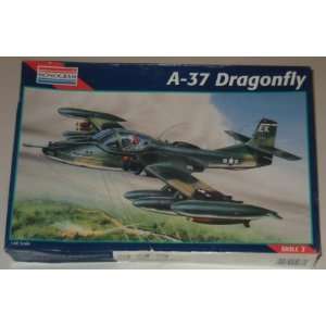  A 37 DRAGONFLY (SKILL 2) (Model Airplane): Toys & Games