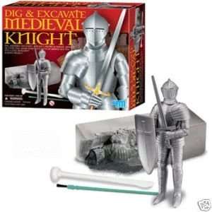  MEDIEVAL KNIGHT   DIG AND PLAY: Toys & Games