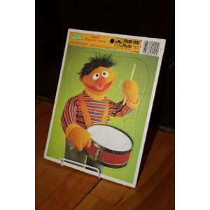  Ernie playing the Drum Sesame Street Frame Tray Puzzle 