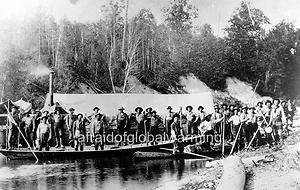 Photo 1880s Muskegon River, Michigan Logging Industry   Batteau Crew