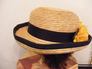 NWOT WOMENS GORGEOUS STRAW HAT BLACK BAND & FLOWERS  