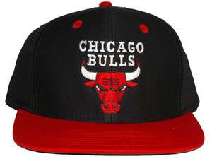 CHICAGO BULLS VINTAGE RETRO SNAPBACK CAP Black / Red  