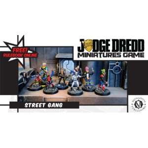    Judge Dredd 28mm Miniatures: Street Gang Box Set: Toys & Games