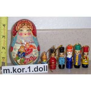 Russian nesting doll 6 * Doll and 5 Christmas ornaments dolls inside 