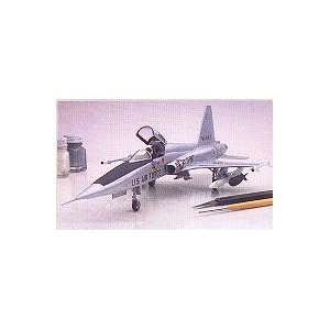   HSO 1/48 Scale North American F 5A Freedom Fighter Kit: Toys & Games