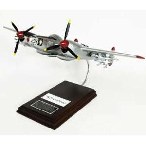    P 38J Lightning Marge 1/32 Scale Model Aircraft Toys & Games