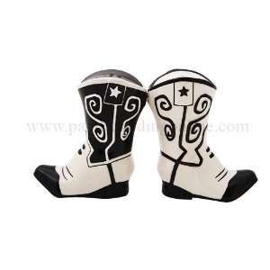   8986 Magnetic Cowboy Boots Salt And Pepper Shakers 