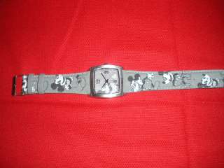 DISNEY PARKS MICKEY MOUSE 2011 LIMITED RELEASE WRIST WATCH NEW  