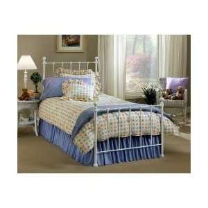     Molly Twin Size Bed in White   Hillsdale Furniture