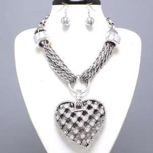 Oversized Chunky Heart Crystal Fashion Silver Fashion Jewelry Necklace 