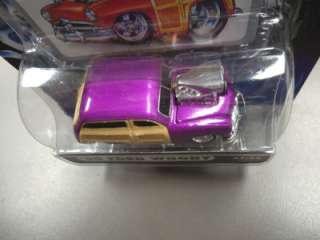 Muscle Machines Die Cast Collectible Car 1950 50 Ford Woody Purple 1 