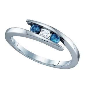  14 KWG Diamond Fashion Ring Embedded With 0.25 Carat White Diamonds 