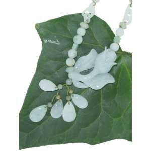  A Look That Is Irresistible and Unforgettable! A Rose Flower Jade 