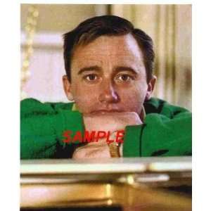 Man From UNCLE Robert Vaughn Resting on His Arm Green Sweater 8x10 