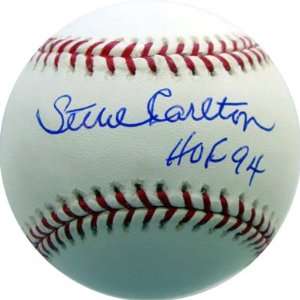 Steve Carlton Signed Ball   HOF 94 PSA DNA