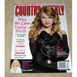 TAYLOR SWIFT autographed SIGNED Magazine 