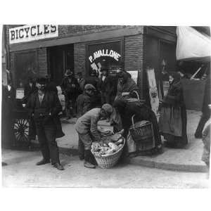 Italian Bread Peddlers,Mulberry St,New York,NY,c1900